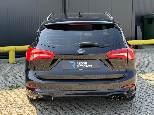 Ford Focus view 8