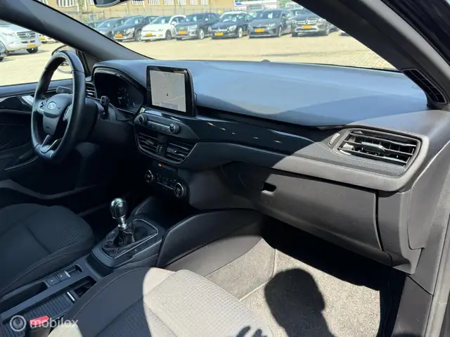 Ford Focus view 13