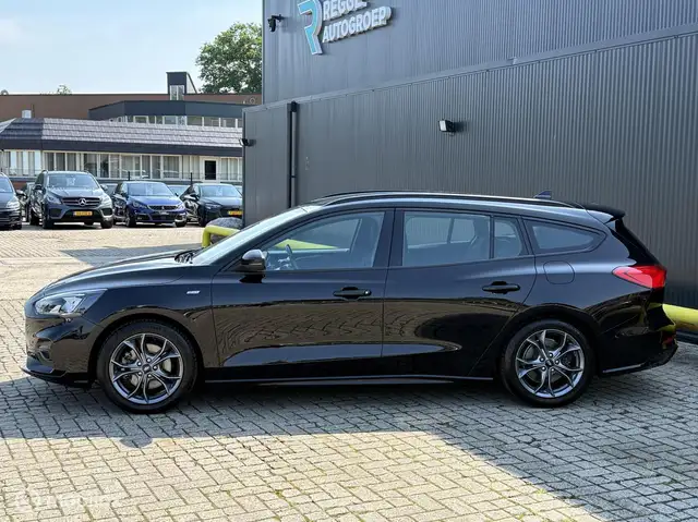 Ford Focus view 7