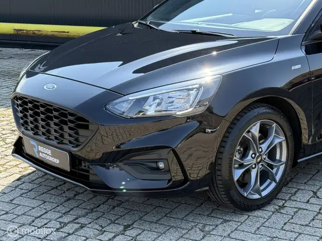 Ford Focus view 6