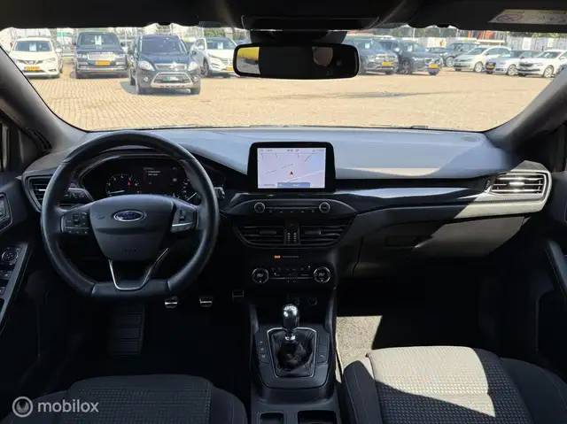 Ford Focus view 2