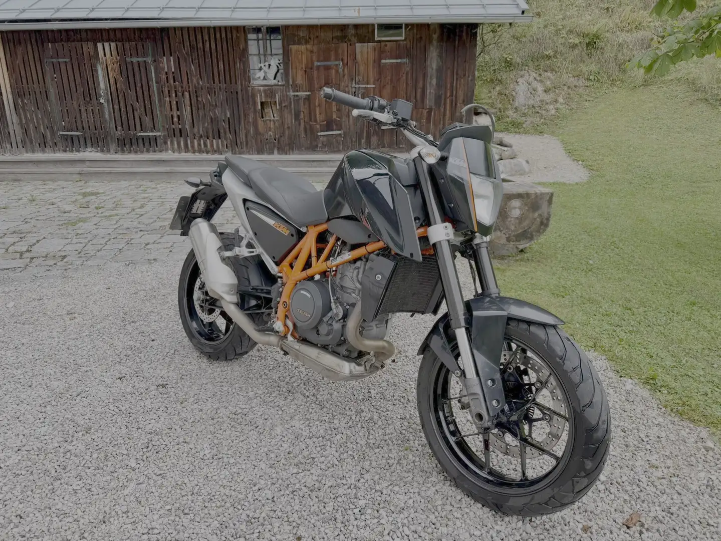 KTM 690 Duke Noir - 2