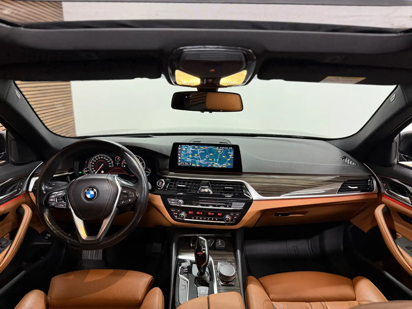 BMW 530 5-serie Touring 530i High Executive | Shadow Line Zwart - 2