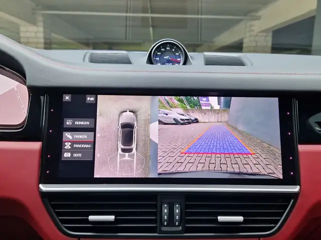 Porsche Cayenne view 13