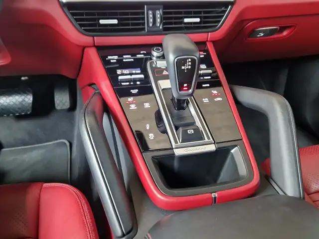 Porsche Cayenne view 10