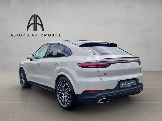Porsche Cayenne view 7