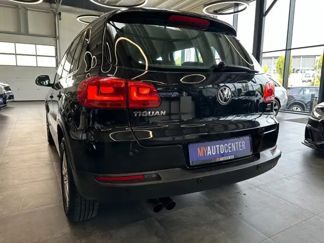 Volkswagen Tiguan view 5