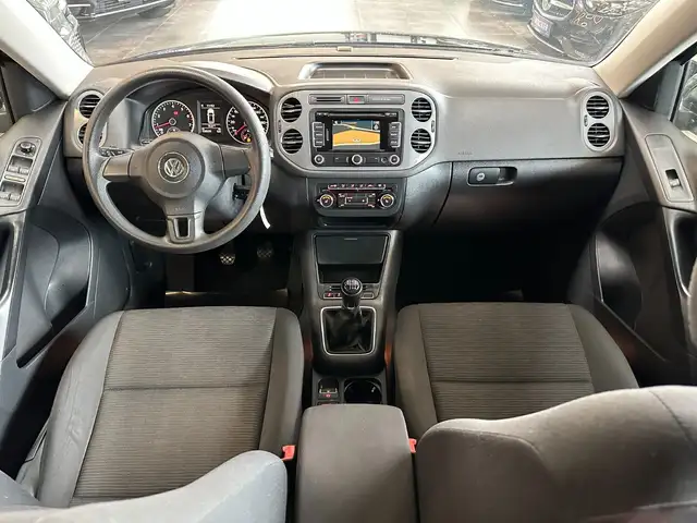 Volkswagen Tiguan view 6