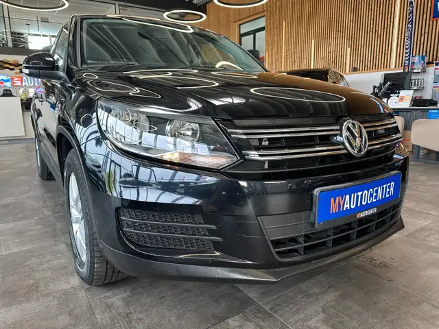 Volkswagen Tiguan view 3