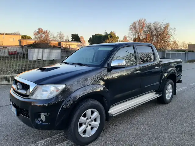 Toyota Hilux 3.0 d-4d double cab SR auto