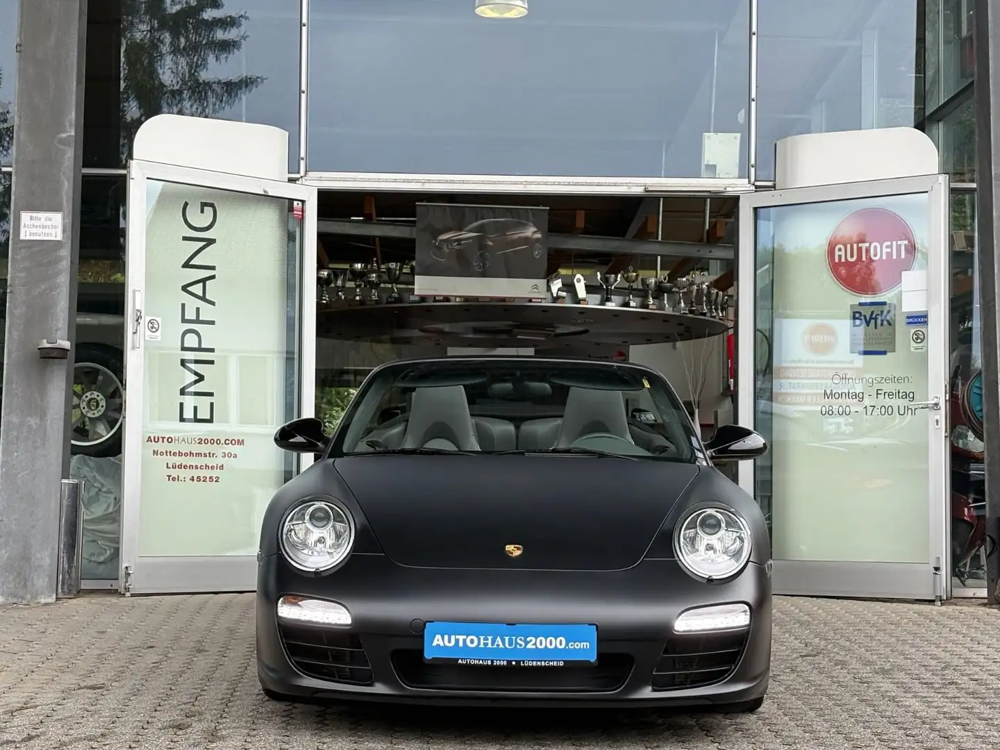 Porsche 911 Carrera 4 Cabrio 3,6/2.VB/SCHWARZ-MATT/PCM/ - 2