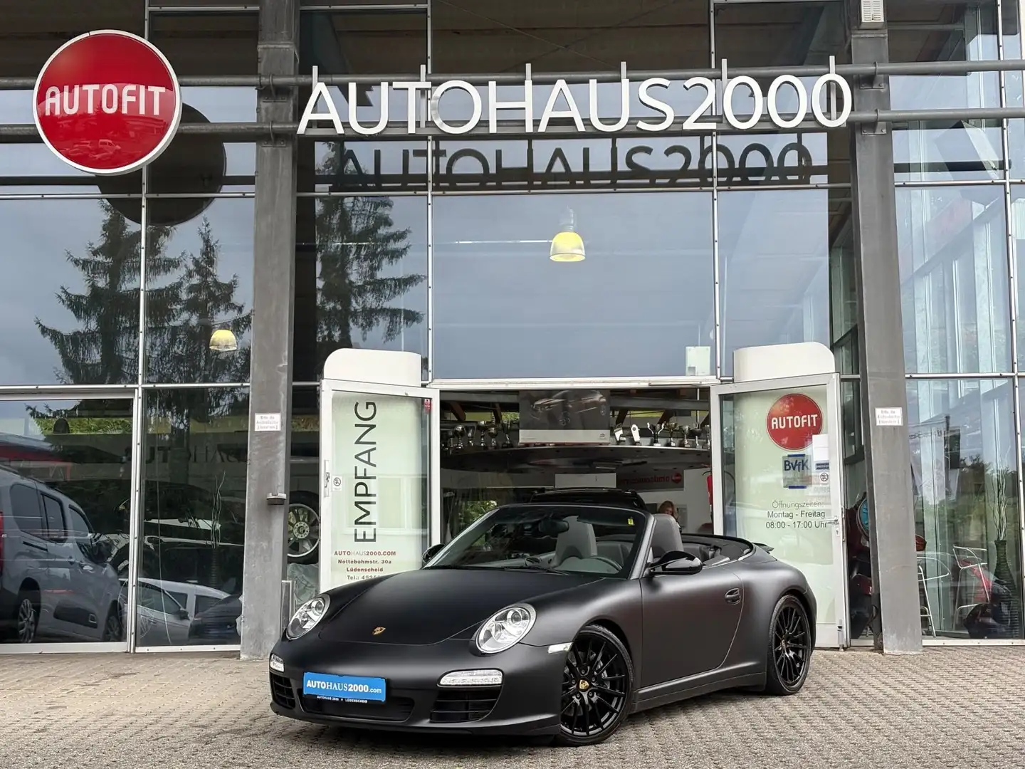 Porsche 911 Carrera 4 Cabrio 3,6/2.VB/SCHWARZ-MATT/PCM/ - 1