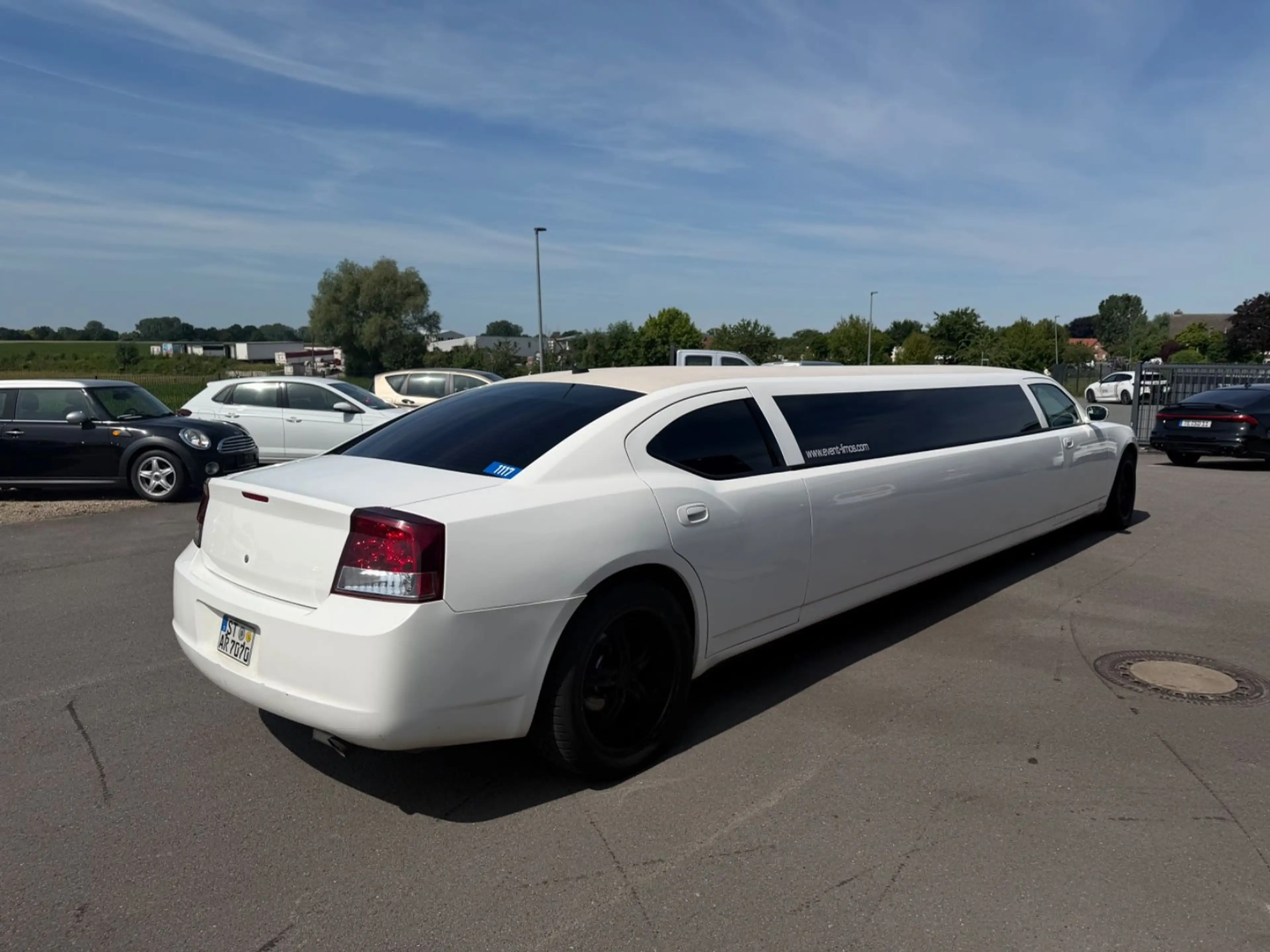 Dodge Charger — photo 5