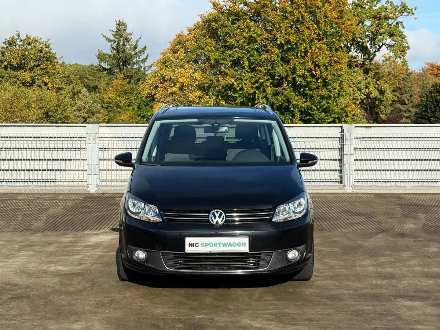 Volkswagen Touran Highline PANORAMAGLASDACH, AHK, DSG Schwarz - 2