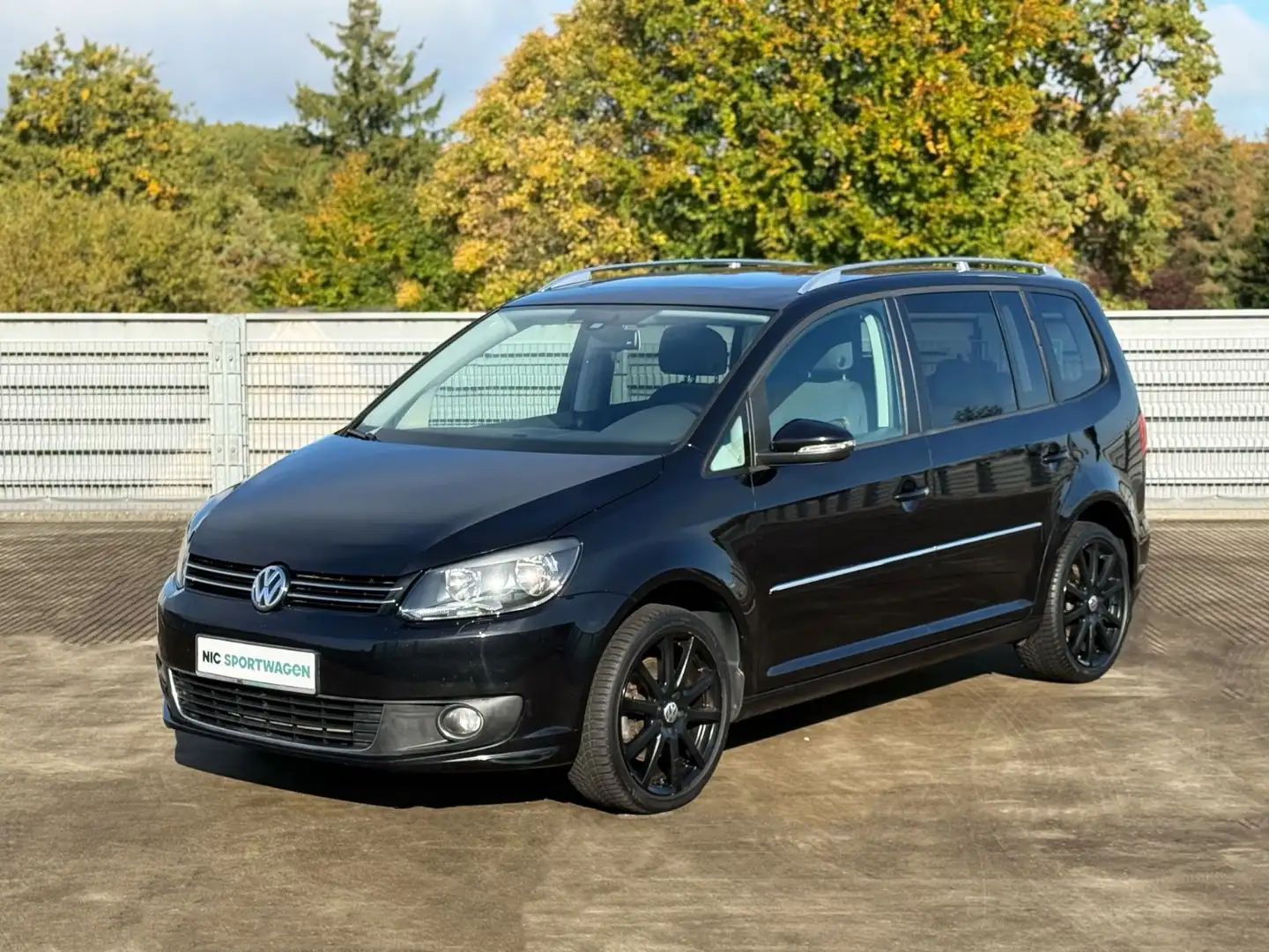 Volkswagen Touran Highline PANORAMAGLASDACH, AHK, DSG Schwarz - 1