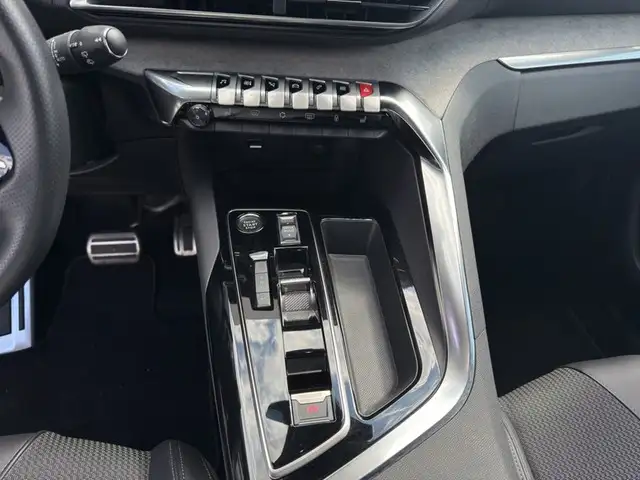 Peugeot 3008 view 9