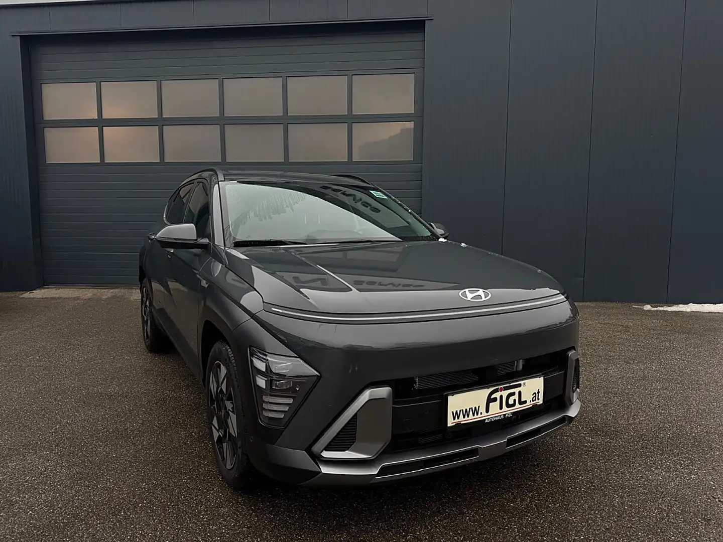 Hyundai KONA Kona 1,6 T-GDi 2WD Go Plus DCT Grau - 1