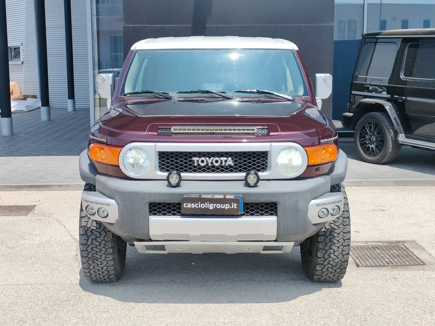 Toyota FJ Cruiser 4.0 Червоний - 2