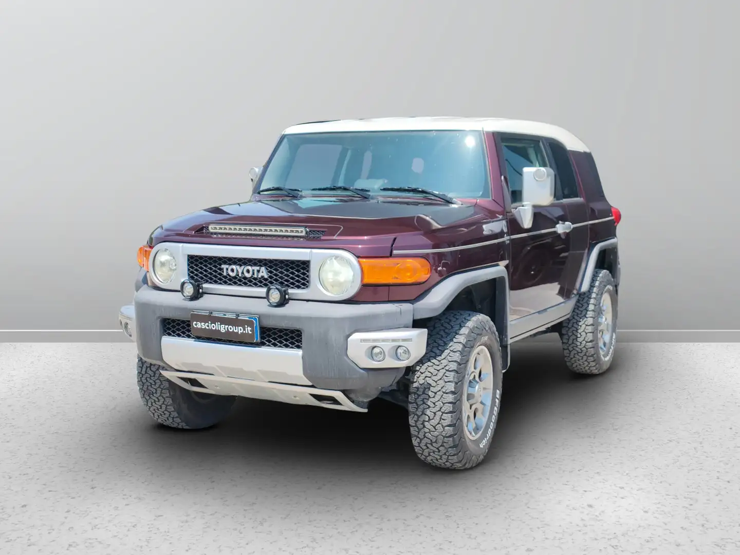 Toyota FJ Cruiser 4.0 crvena - 1