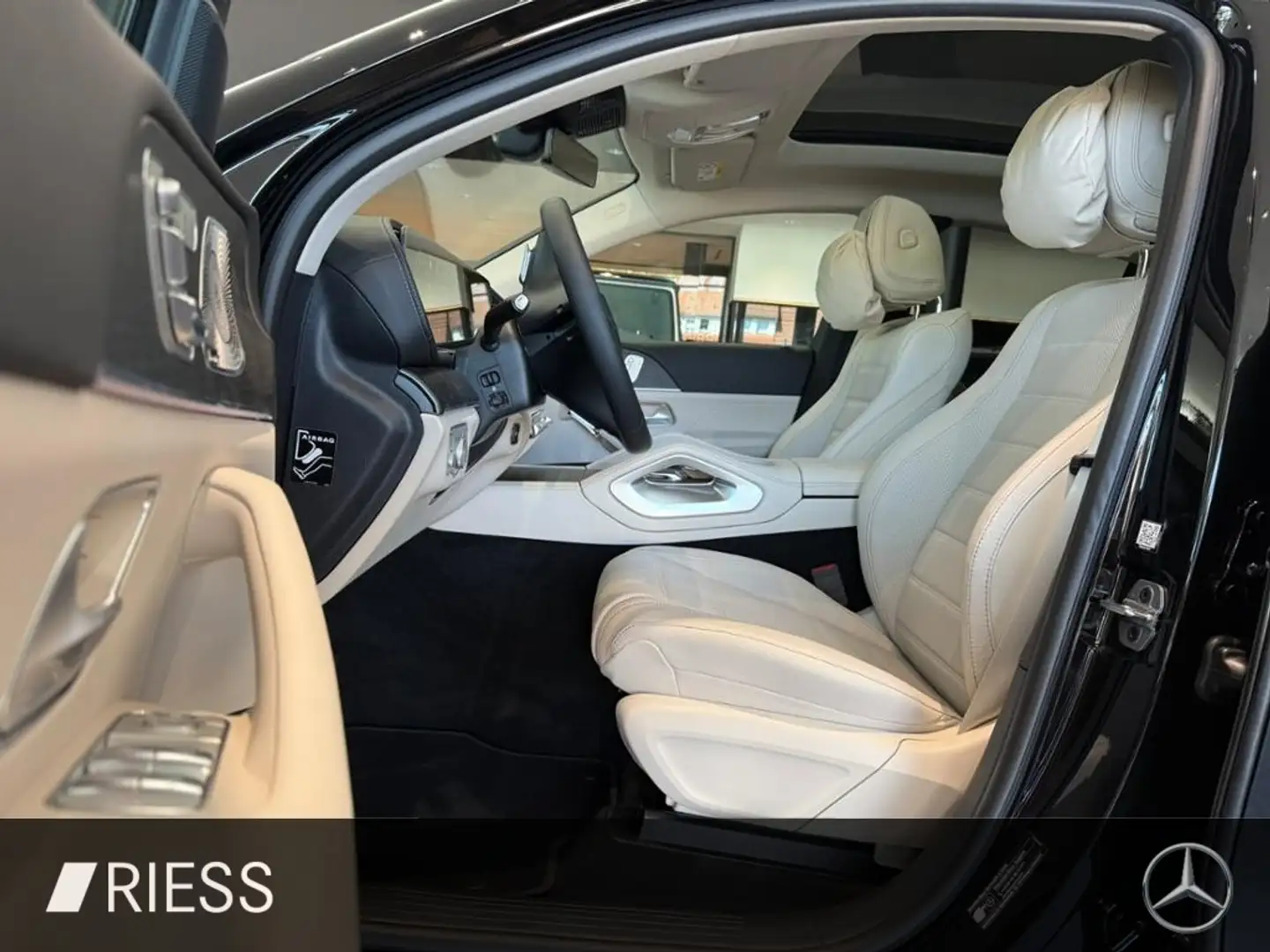 Mercedes-Benz GLE 450 d Coupé AMG+PANO+AHK+HUD+STDHZG+AIRMATIC Schwarz - 2