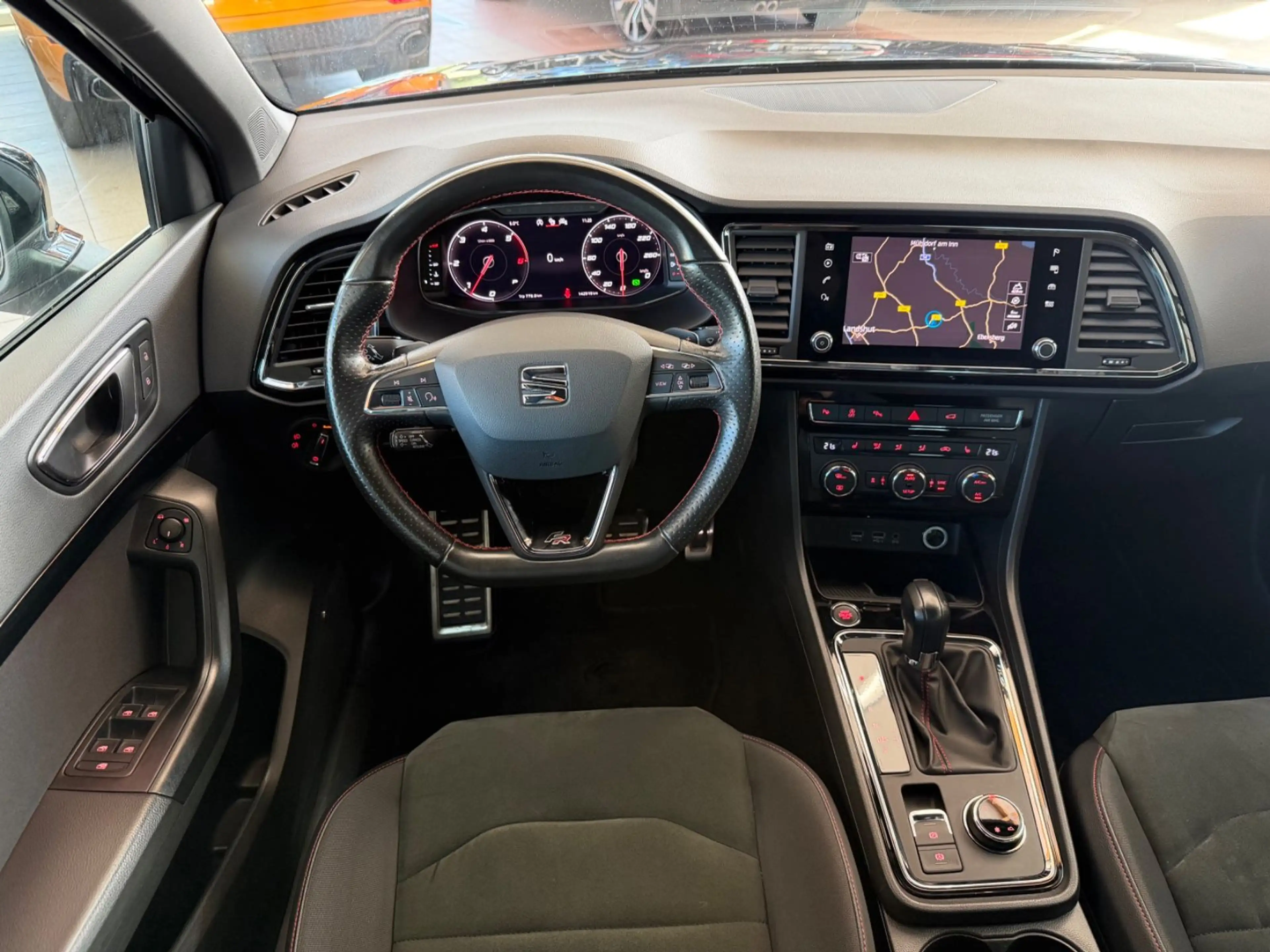 SEAT Ateca 2.0TDI DSG FR-Line 4Drive Virtual ACC LED — photo 11