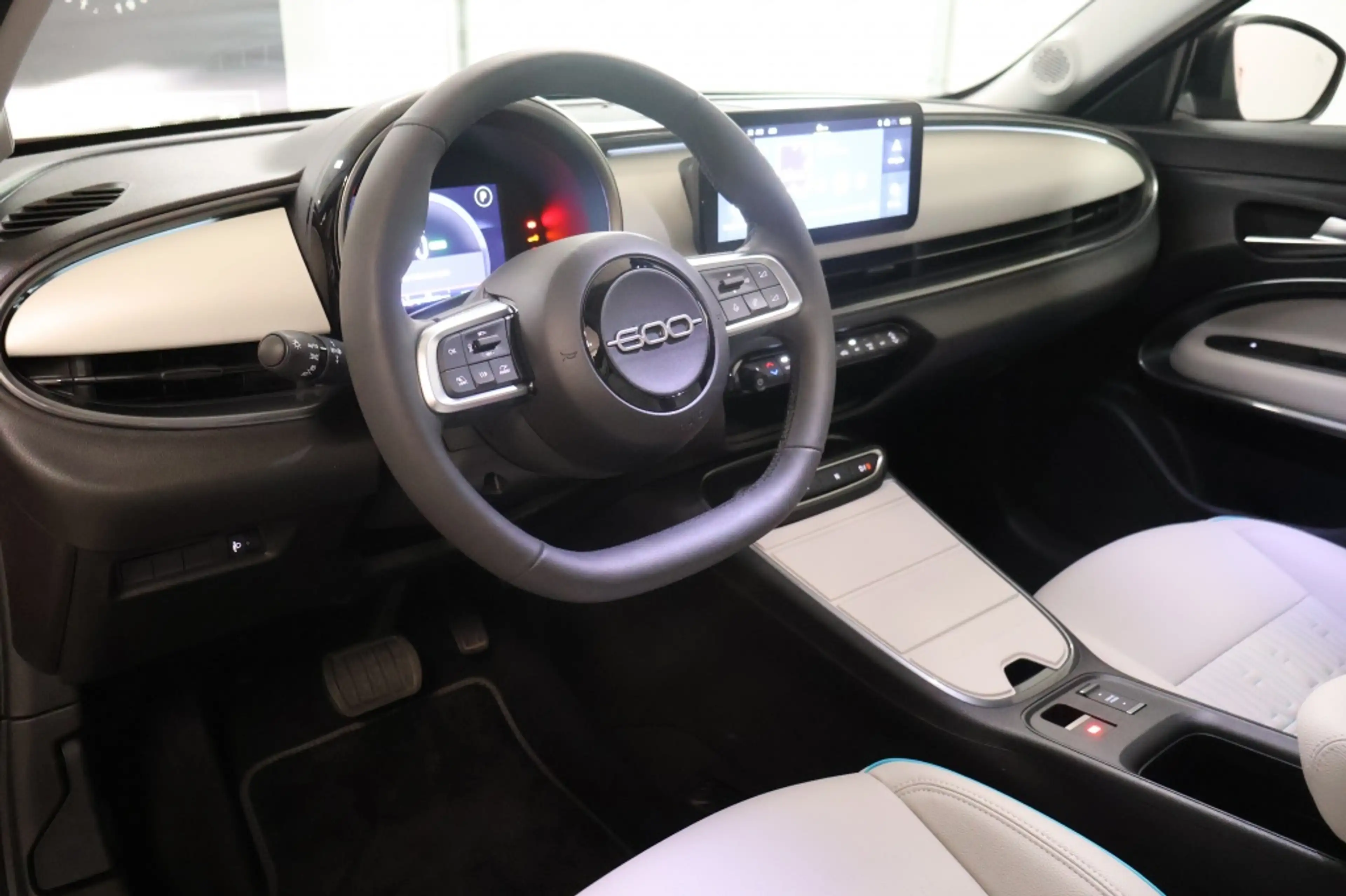 Fiat 600e La Prima 54 kWh — photo 7