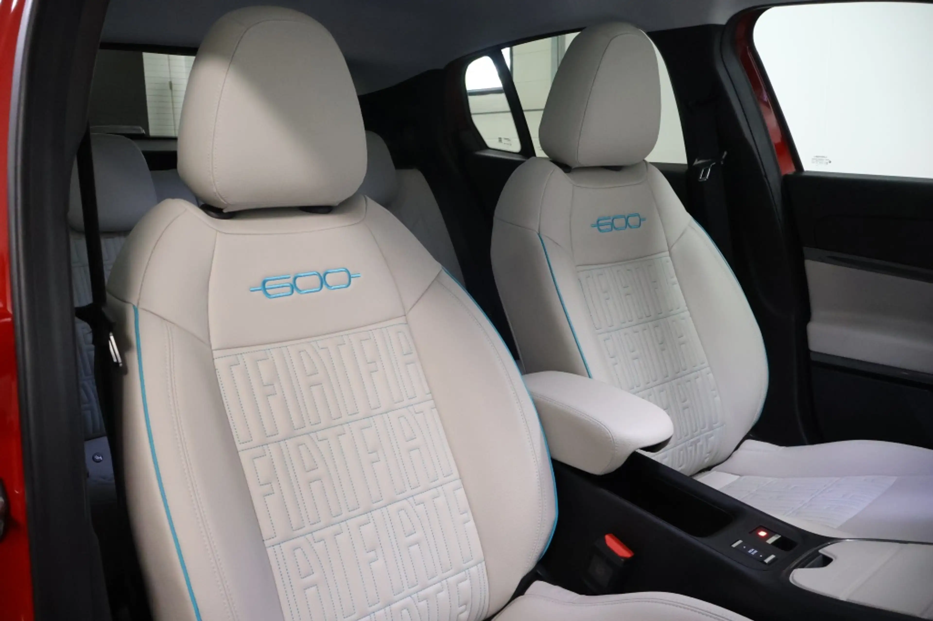 Fiat 600e La Prima 54 kWh — photo 13