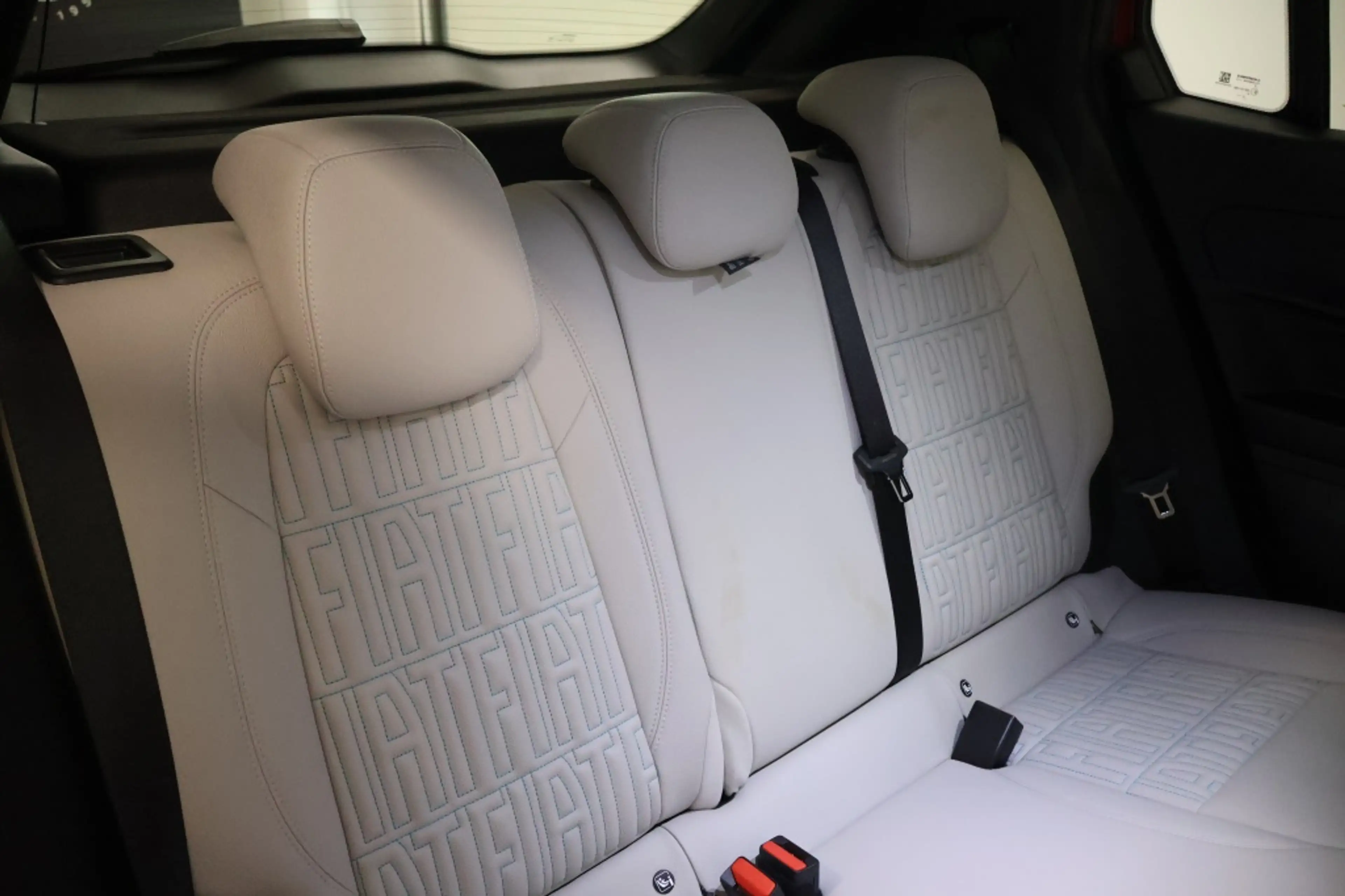 Fiat 600e La Prima 54 kWh — photo 15