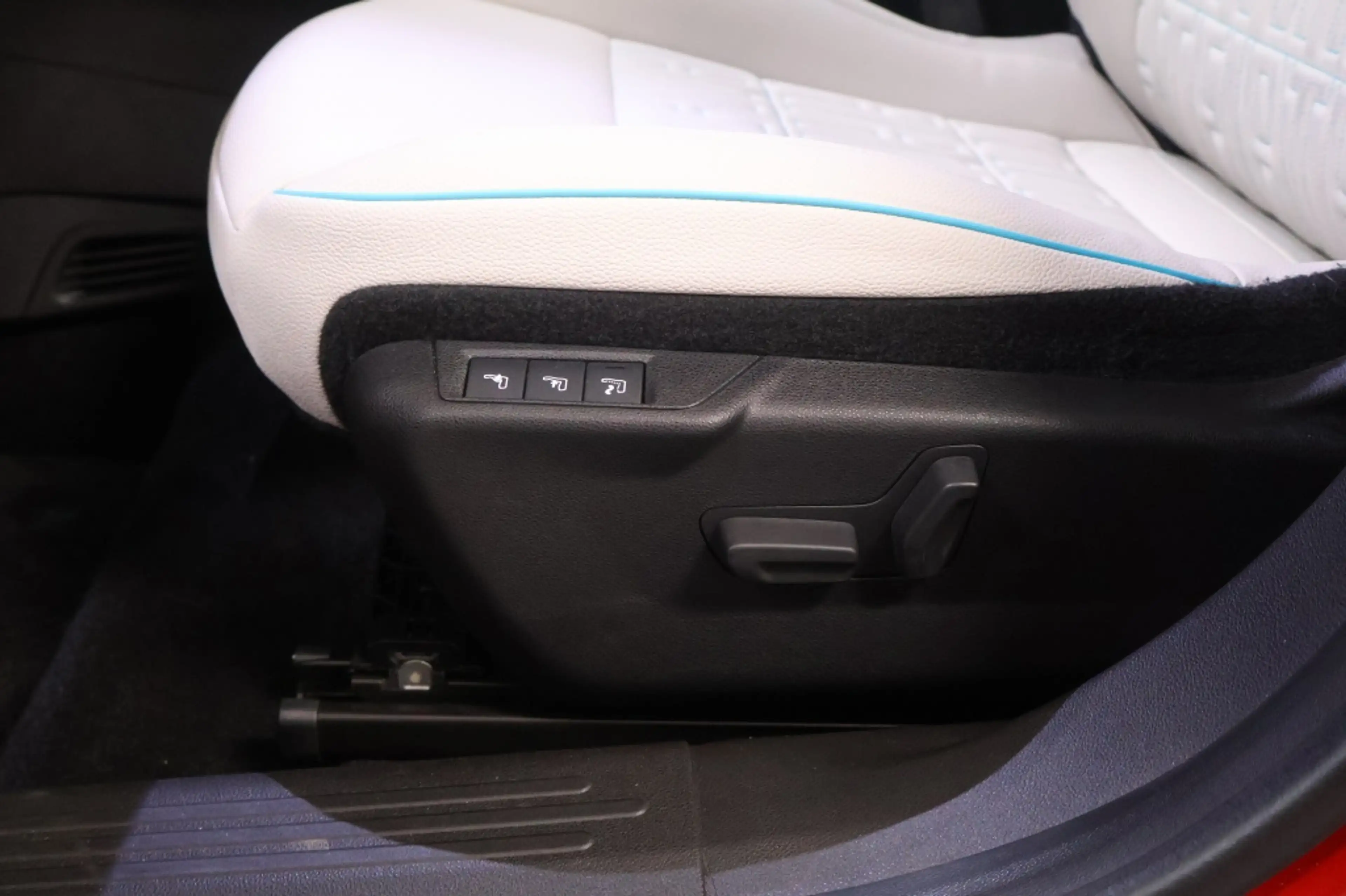 Fiat 600e La Prima 54 kWh — photo 9
