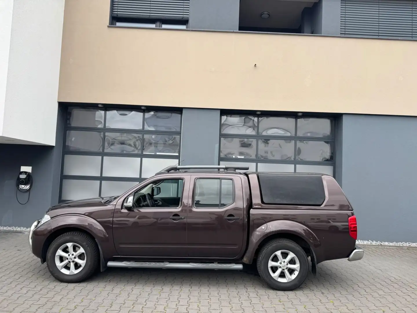 Nissan Navara Pickup 4X4 Executive-Paket Schwarz - 2