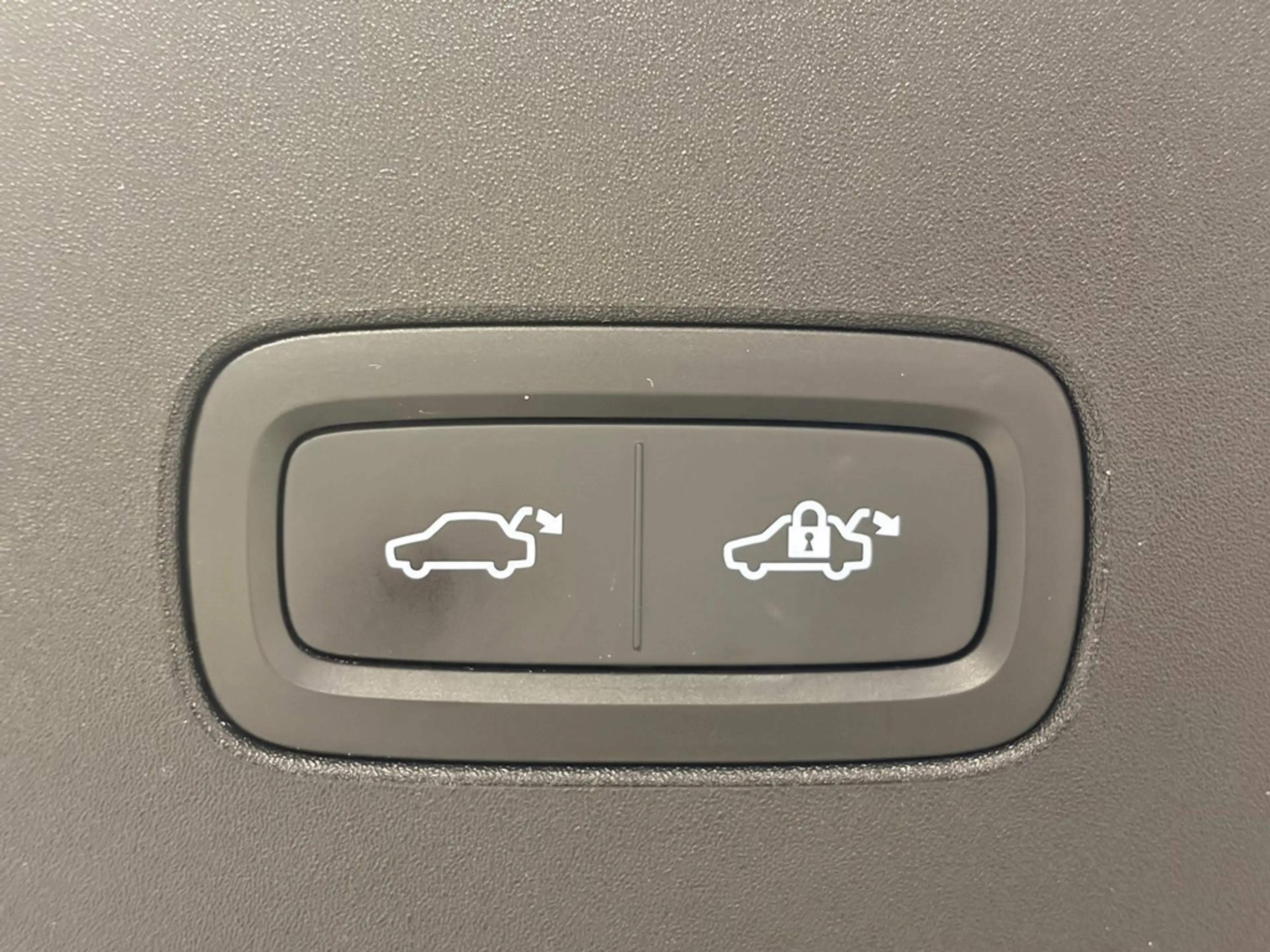 Volvo EX90 Ultra Twin Motor Performance + LUCHTVERING/B&W/TRE — photo 13