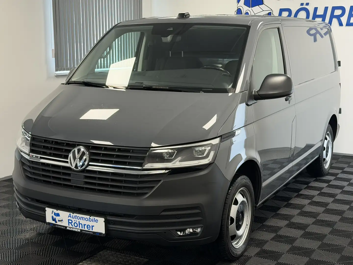 Volkswagen T6 2.0 TDI DSG 4Motion Navi LED ACC Gris - 1