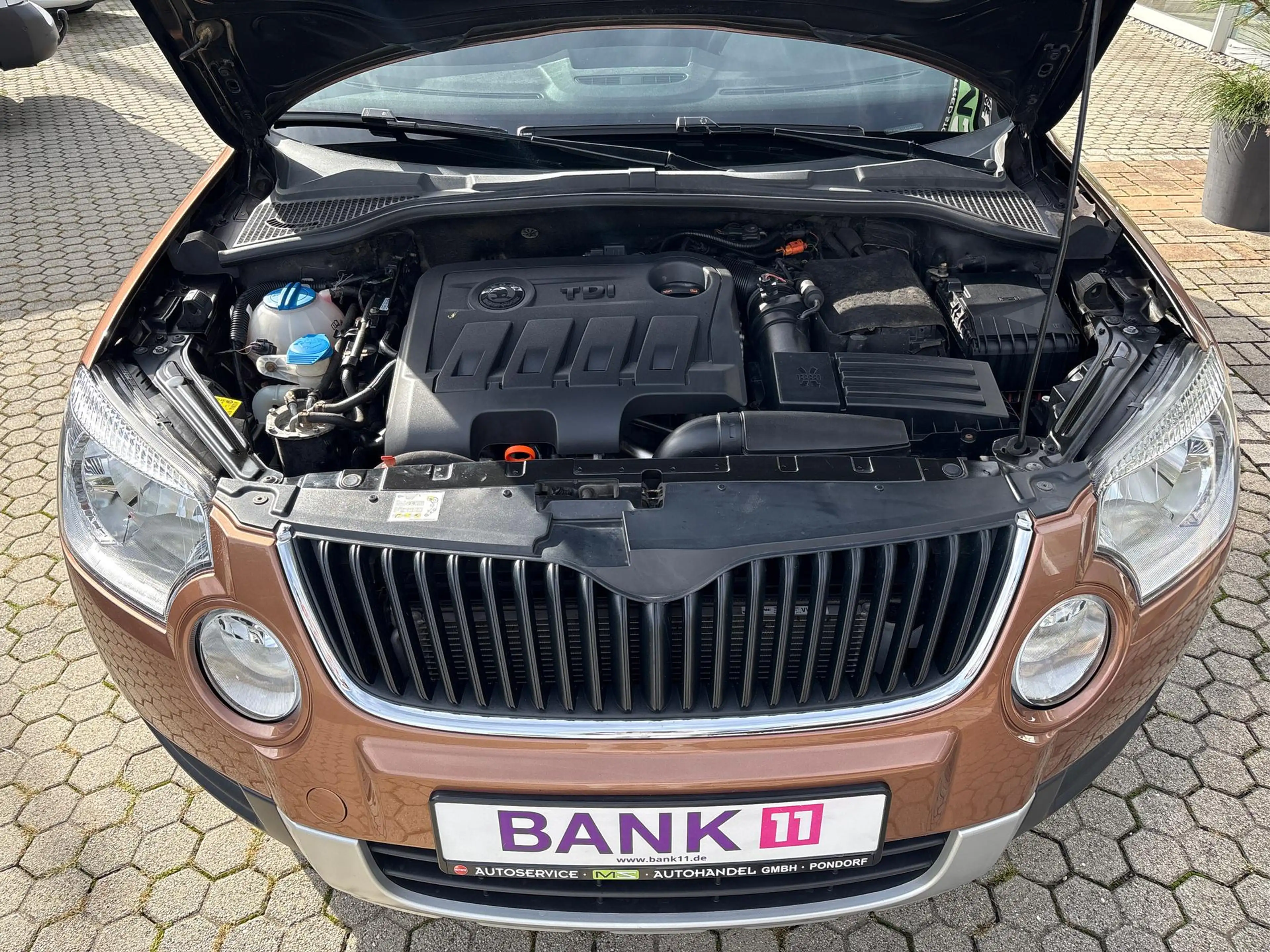 Skoda Yeti 2.0 TDI Active Plus Edition + Anhängerkupplung ... — photo 12