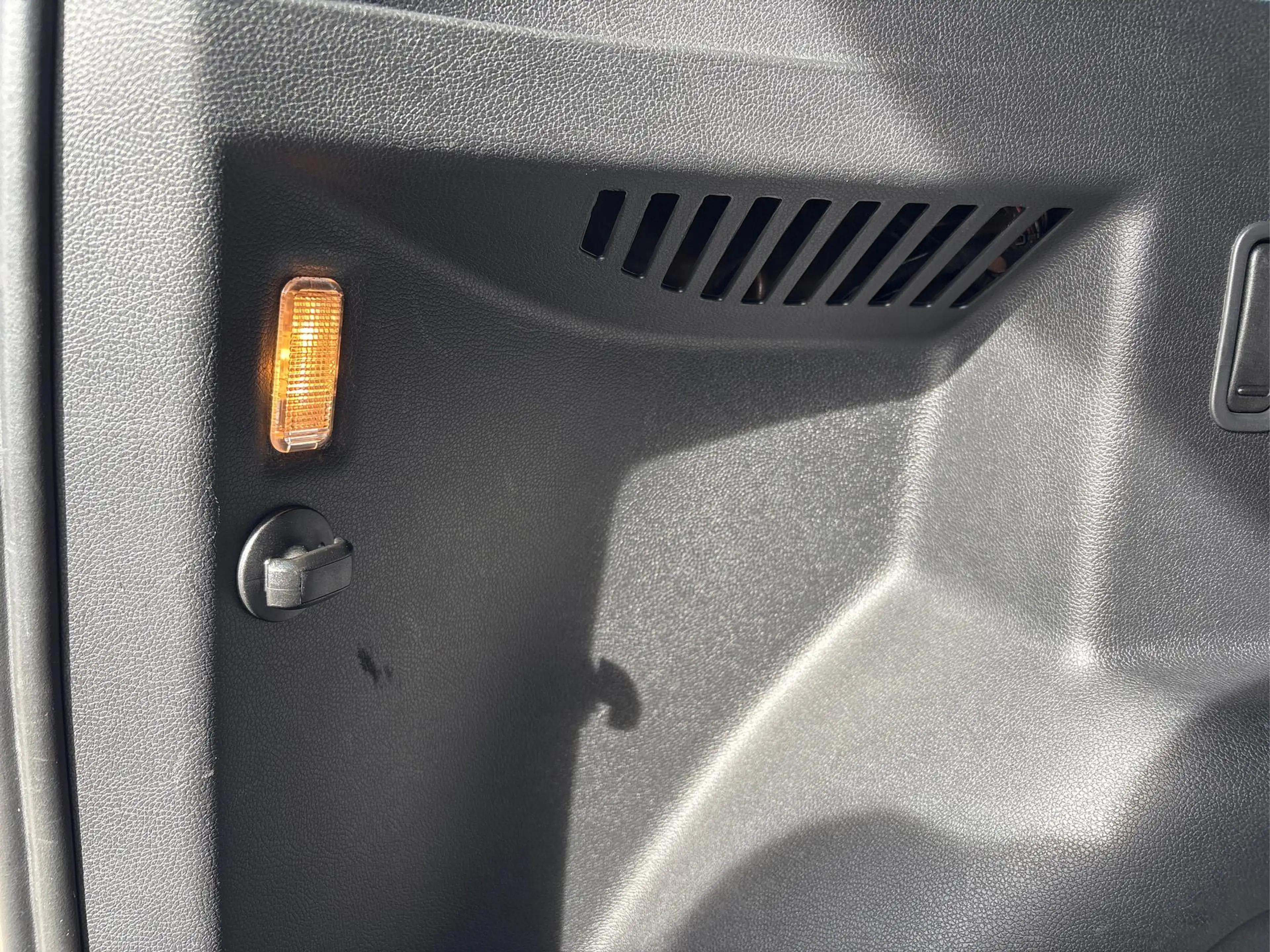 Skoda Yeti 2.0 TDI Active Plus Edition + Anhängerkupplung ... — photo 18