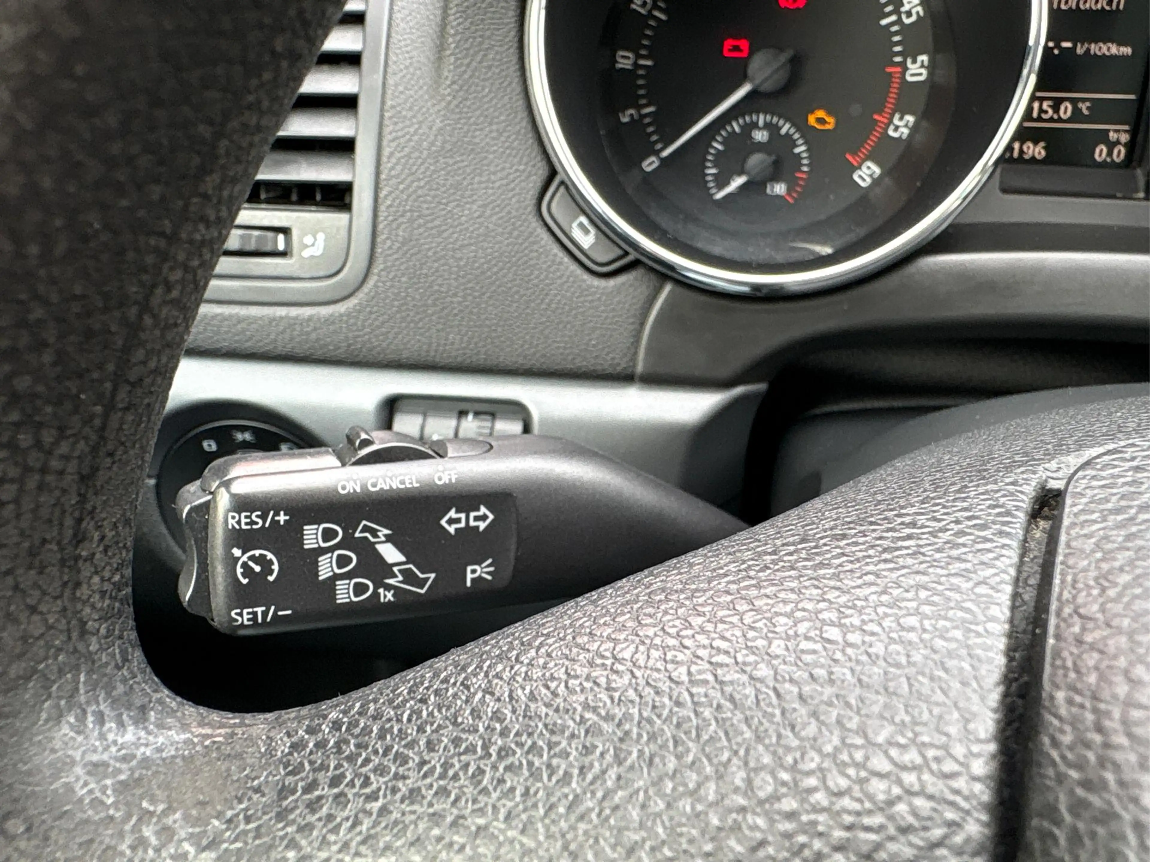 Skoda Yeti 2.0 TDI Active Plus Edition + Anhängerkupplung ... — photo 33