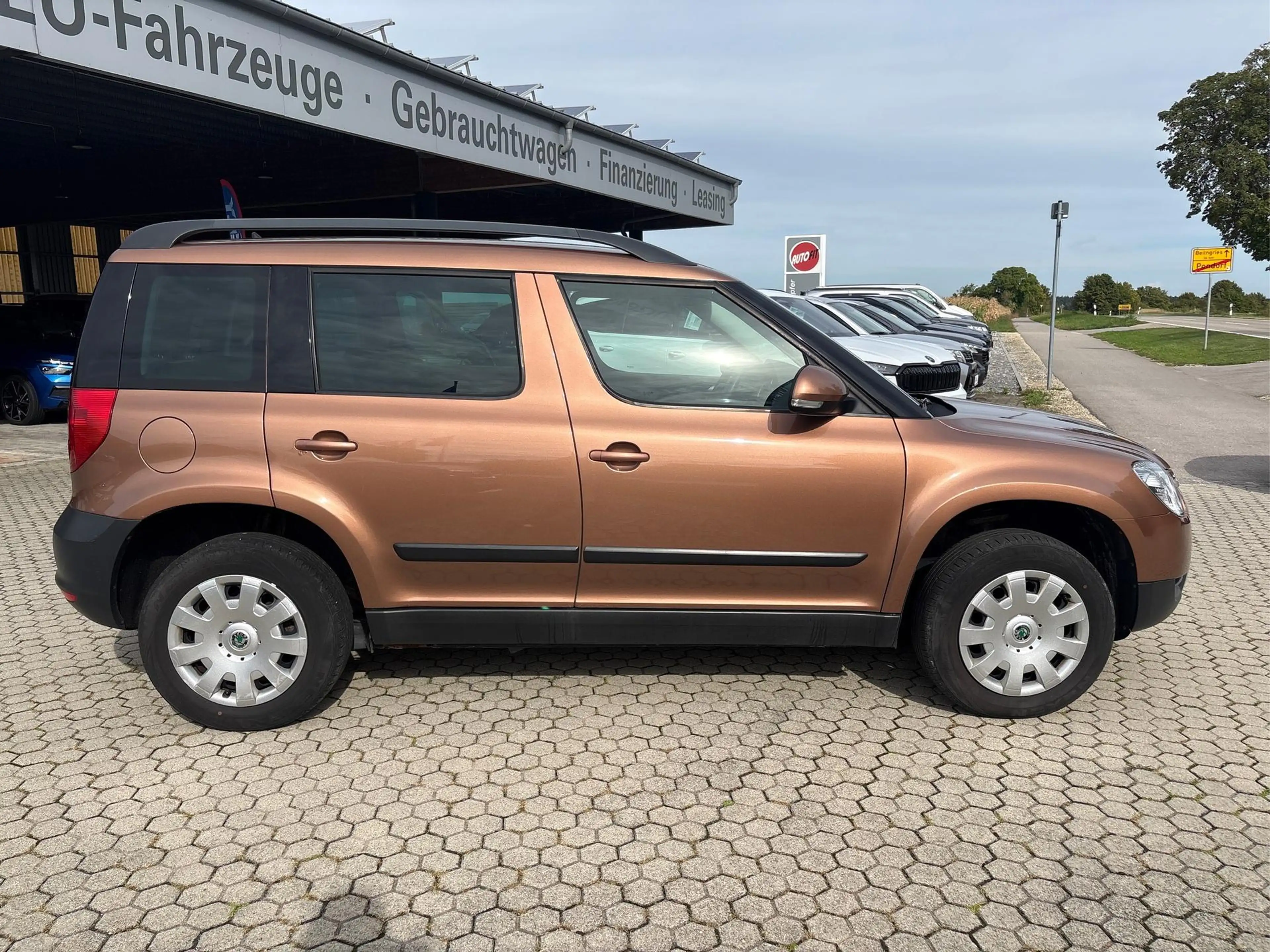 Skoda Yeti 2.0 TDI Active Plus Edition + Anhängerkupplung ... — photo 6