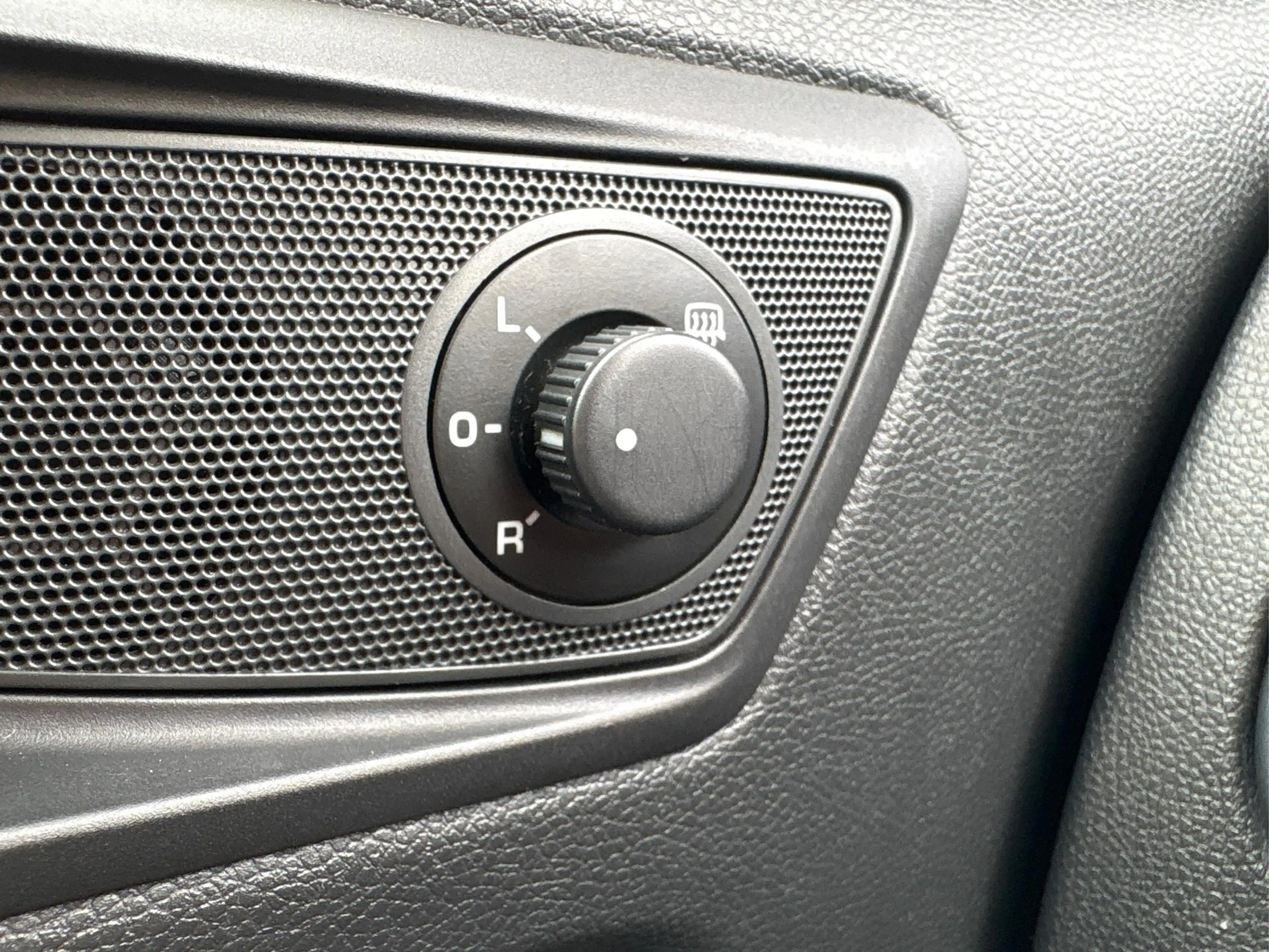 Skoda Yeti 2.0 TDI Active Plus Edition + Anhängerkupplung ... — photo 28