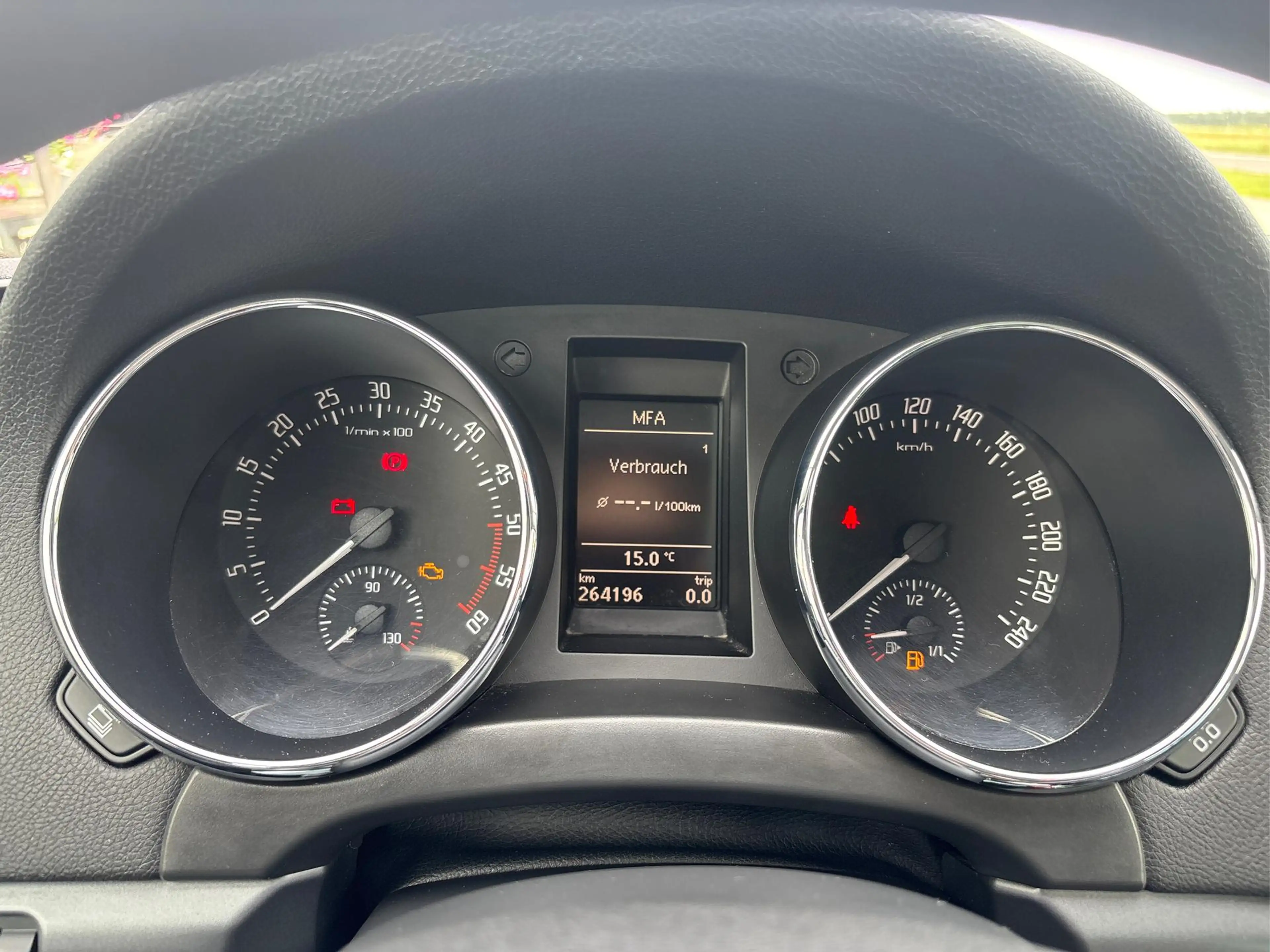 Skoda Yeti 2.0 TDI Active Plus Edition + Anhängerkupplung ... — photo 31