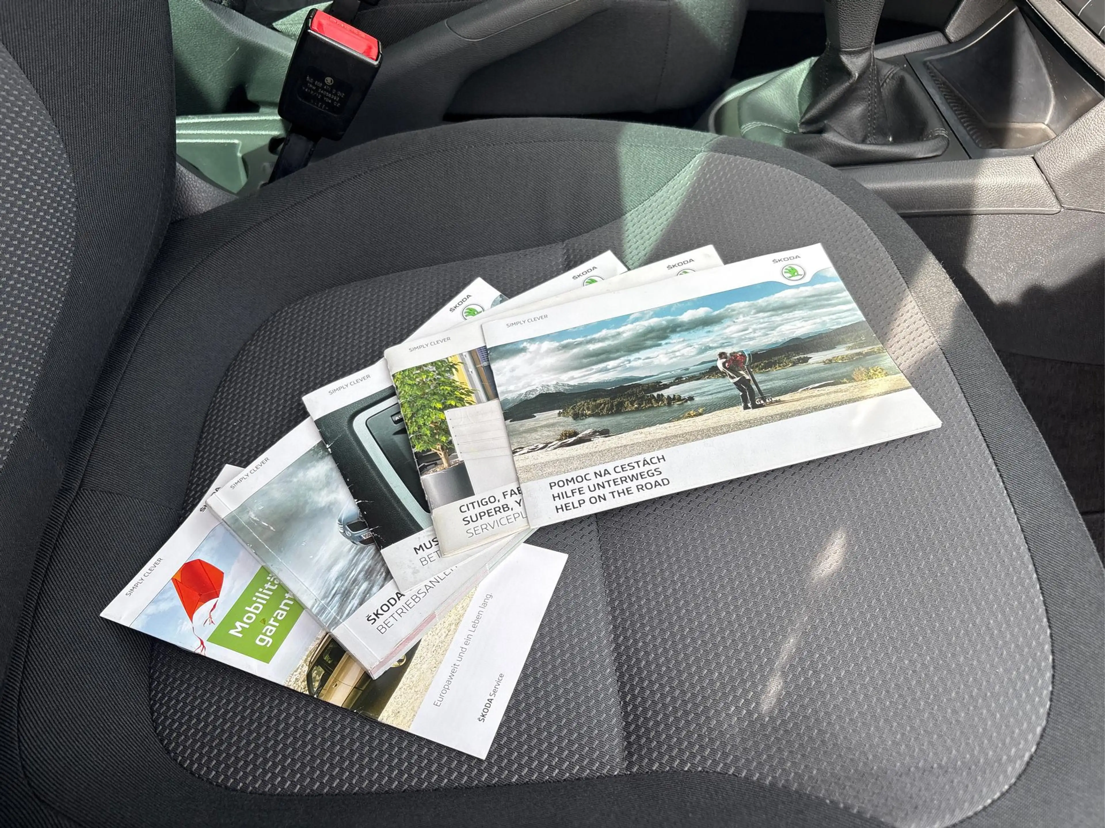 Skoda Yeti 2.0 TDI Active Plus Edition + Anhängerkupplung ... — photo 25