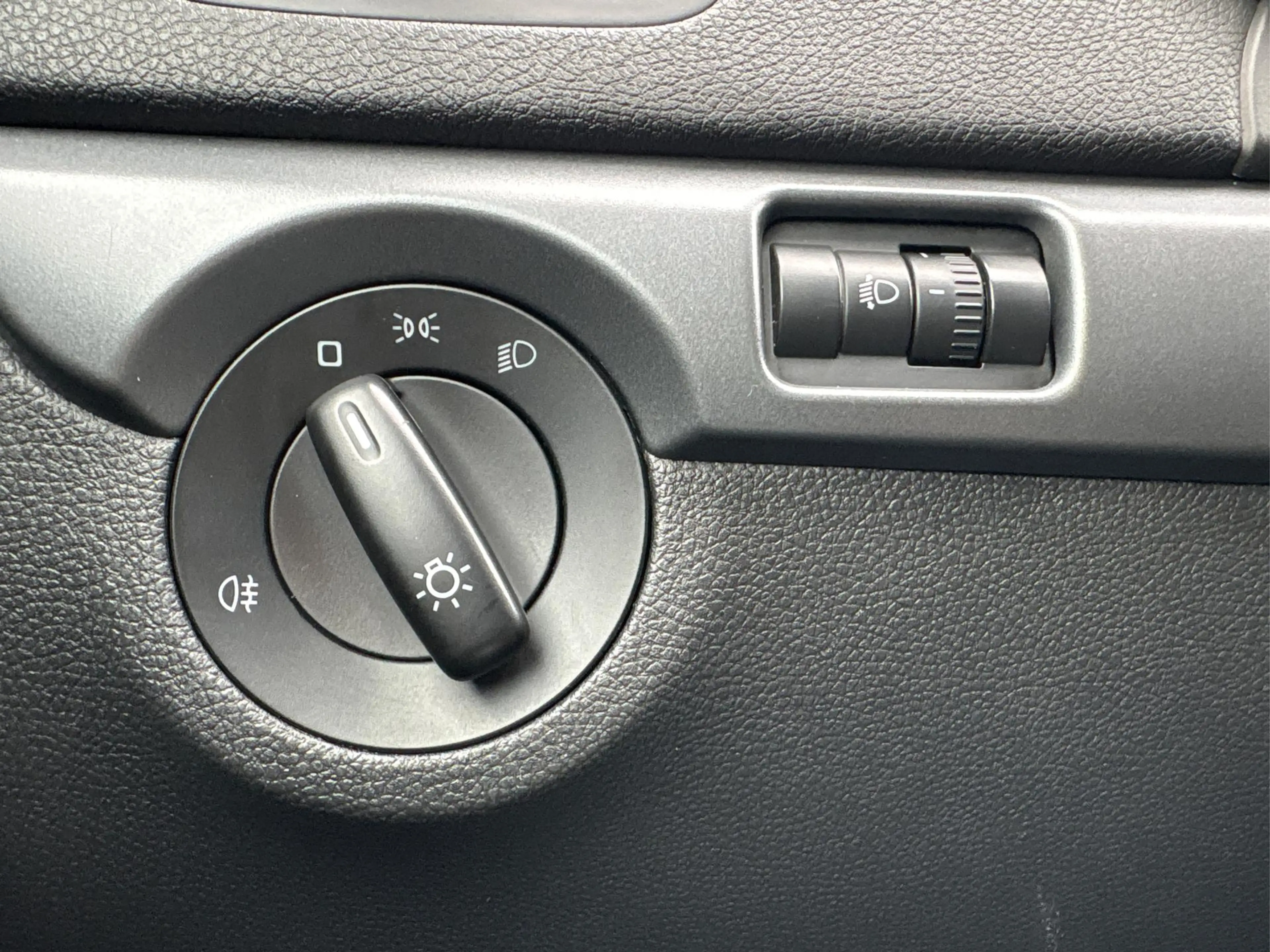 Skoda Yeti 2.0 TDI Active Plus Edition + Anhängerkupplung ... — photo 29