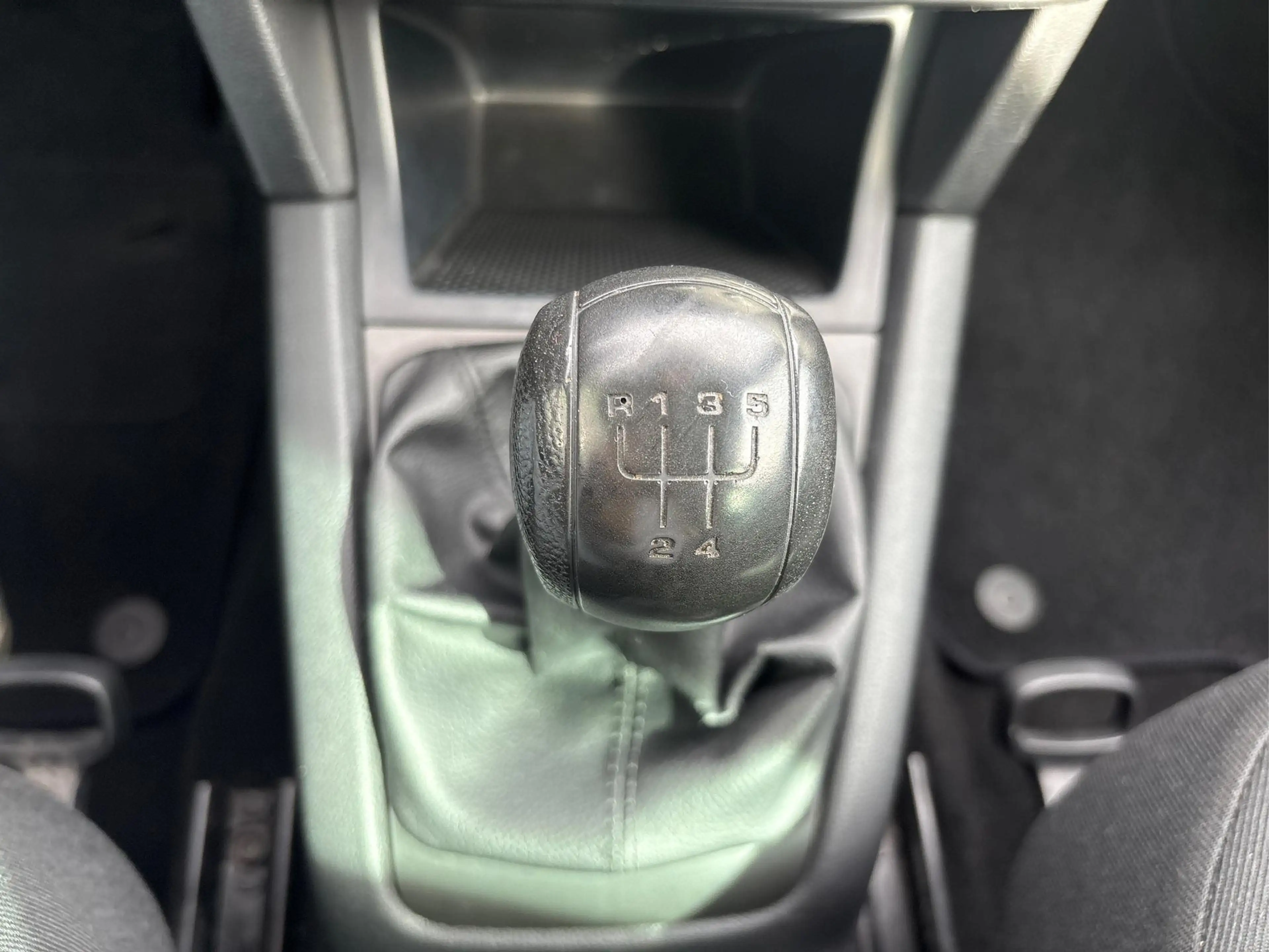 Skoda Yeti 2.0 TDI Active Plus Edition + Anhängerkupplung ... — photo 38