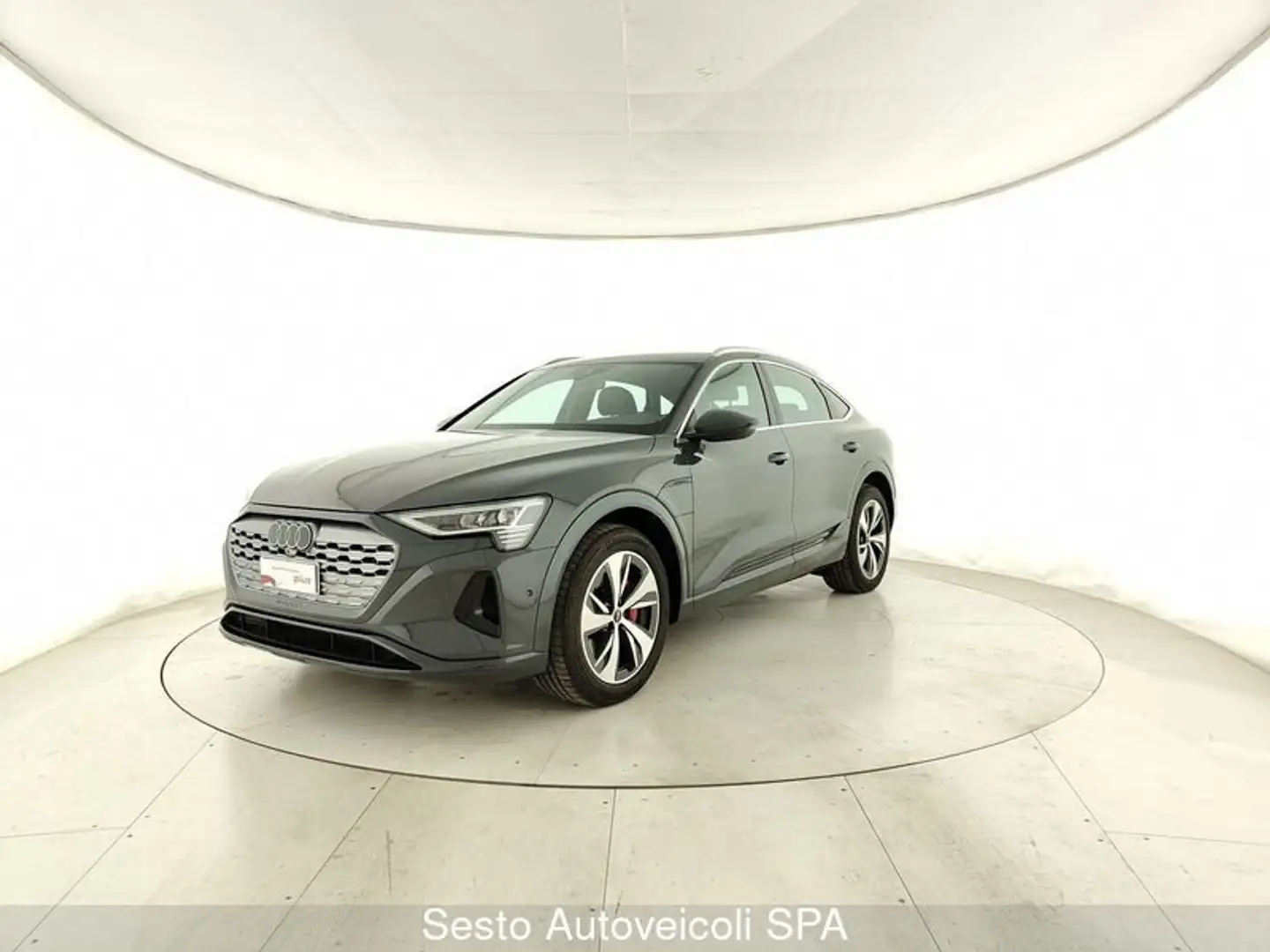 Audi Q8 e-tron SPB Sportback 50 quattro - MATRIX LED Šedá - 1