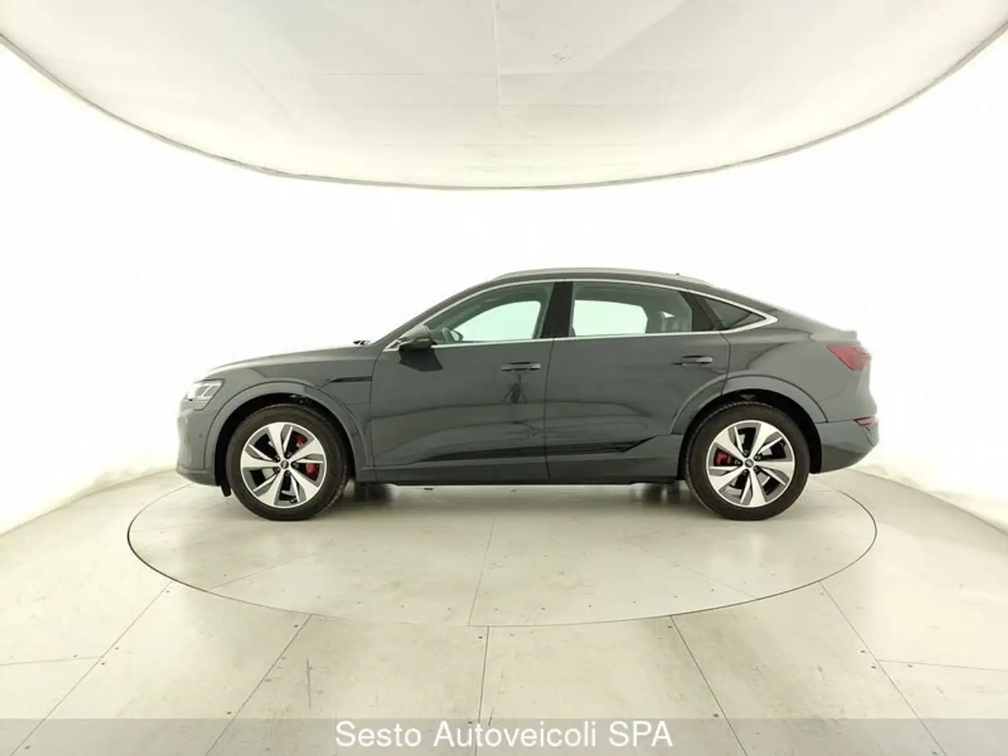 Audi Q8 e-tron SPB Sportback 50 quattro - MATRIX LED Šedá - 2