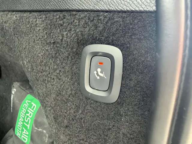 Volvo XC90 view 19