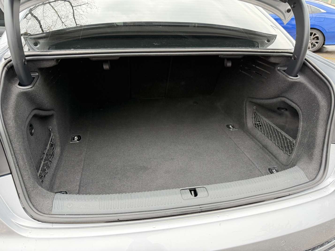 2017 Audi A4 4dr Sdn Man Technik quattro thumb 9
