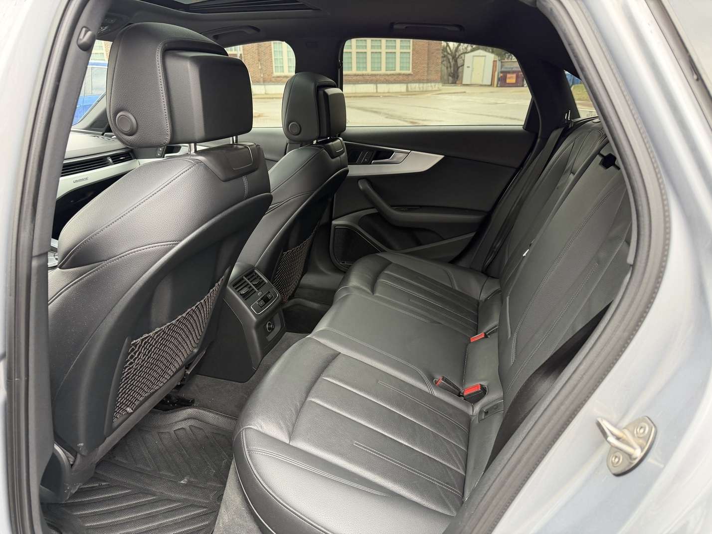 2017 Audi A4 4dr Sdn Man Technik quattro thumb 10