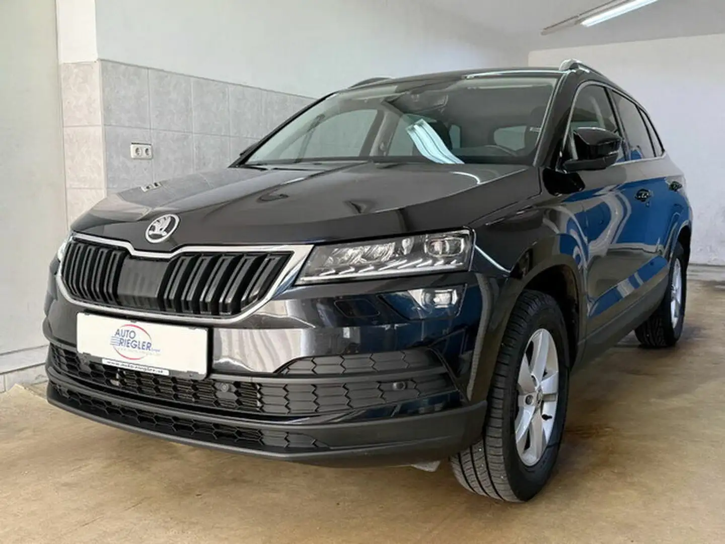 Skoda Karoq Style 4x4 DSG ''LED-Navi-Kamera-AHK-Sitzh.'' Schwarz - 1