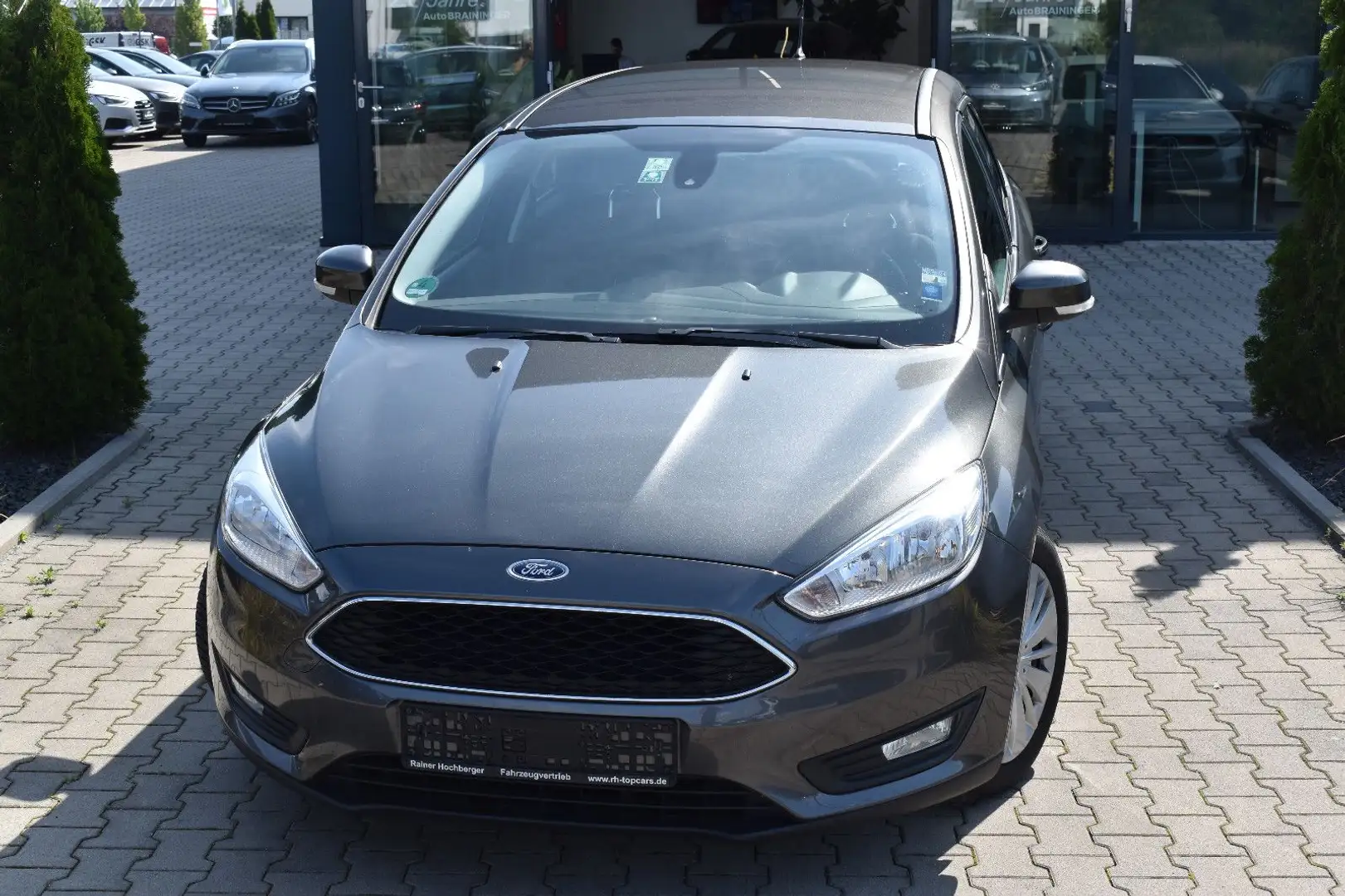 Ford Focus Turnier 1.5TDCI Business PDC~Tempomat~Blt. Grau - 1