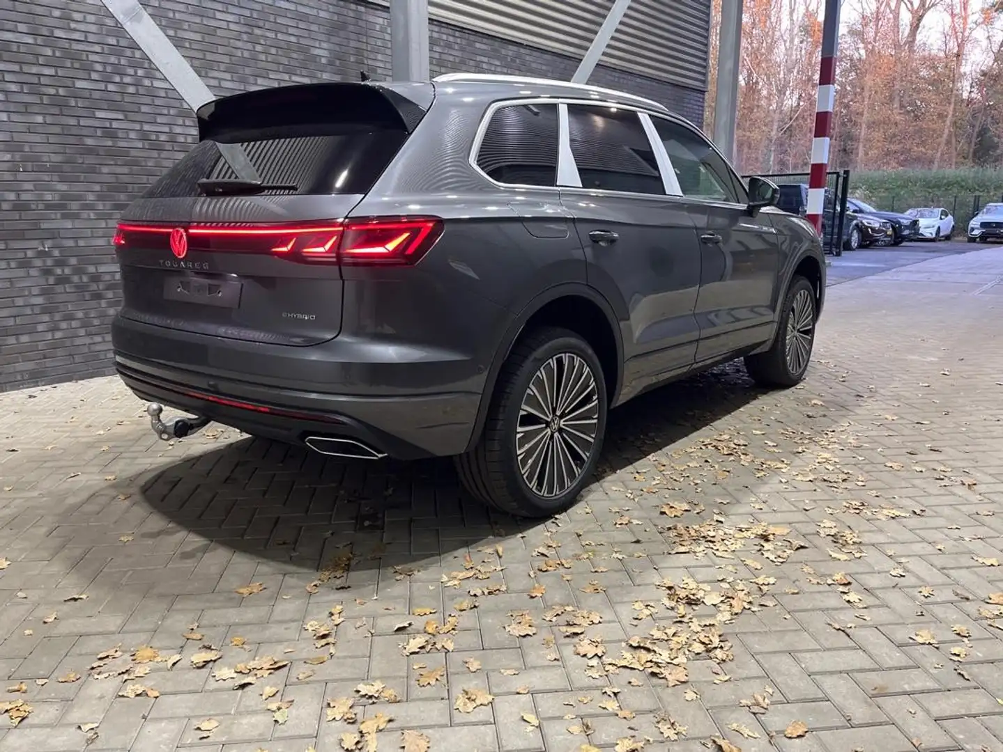 Volkswagen Touareg 3.0 TSi eHybrid 4MOTION Elegance | NIEUW | Panoram Argent - 2
