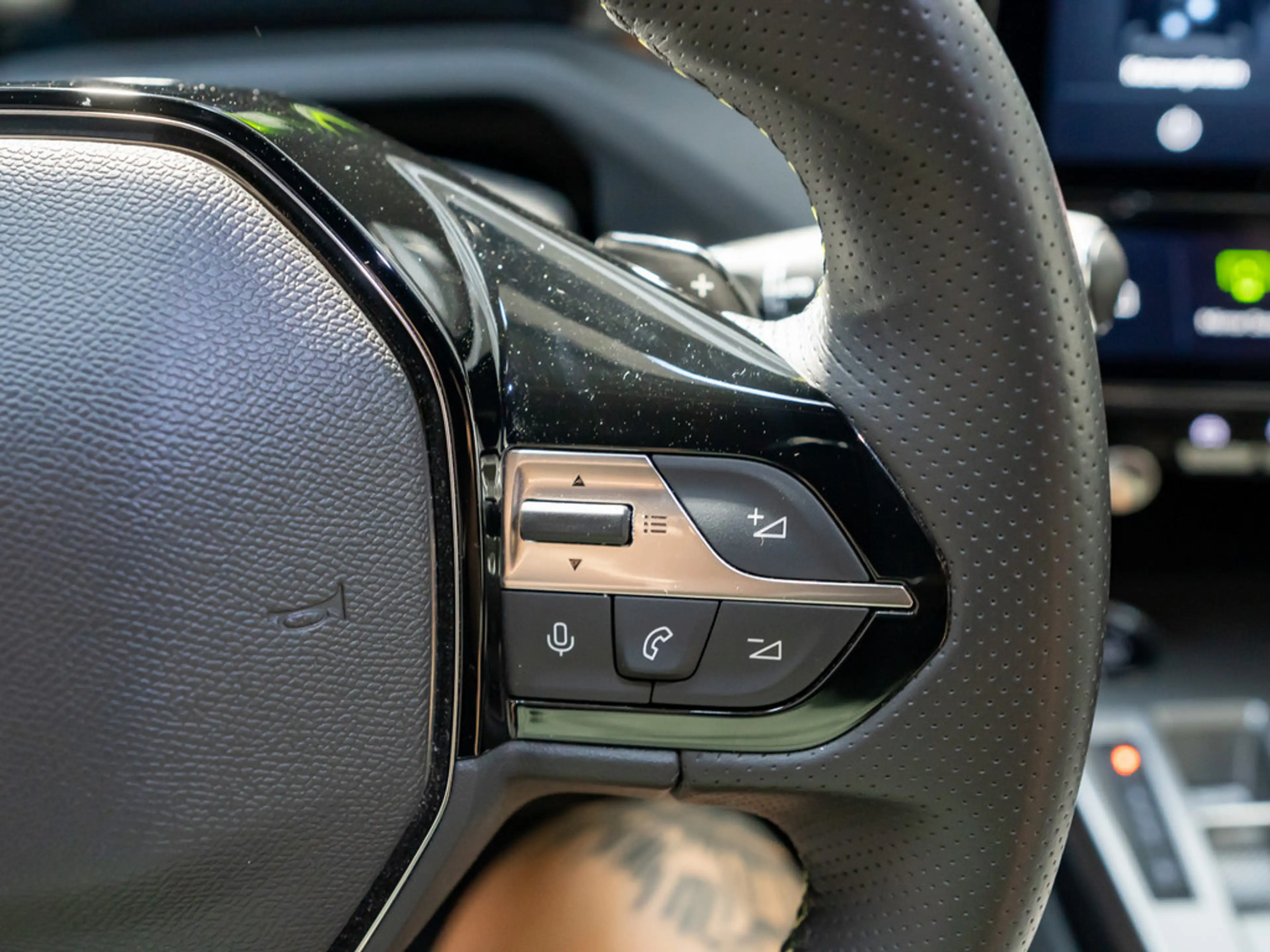 Peugeot 408 GT PureTech 130 EAT8 ACC MATRIX-LED 360° — photo 15
